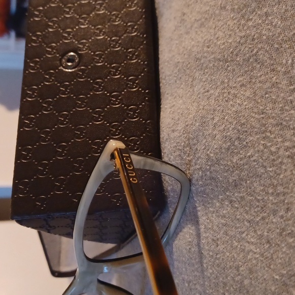 Gucci glasses w case - Picture 1 of 6
